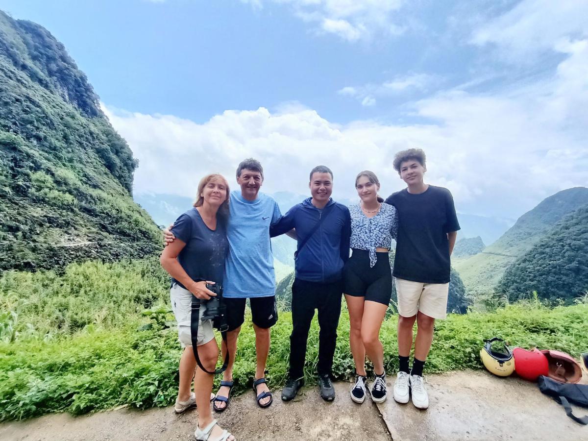 Sky Bay Lodge Ha Giang Esterno foto