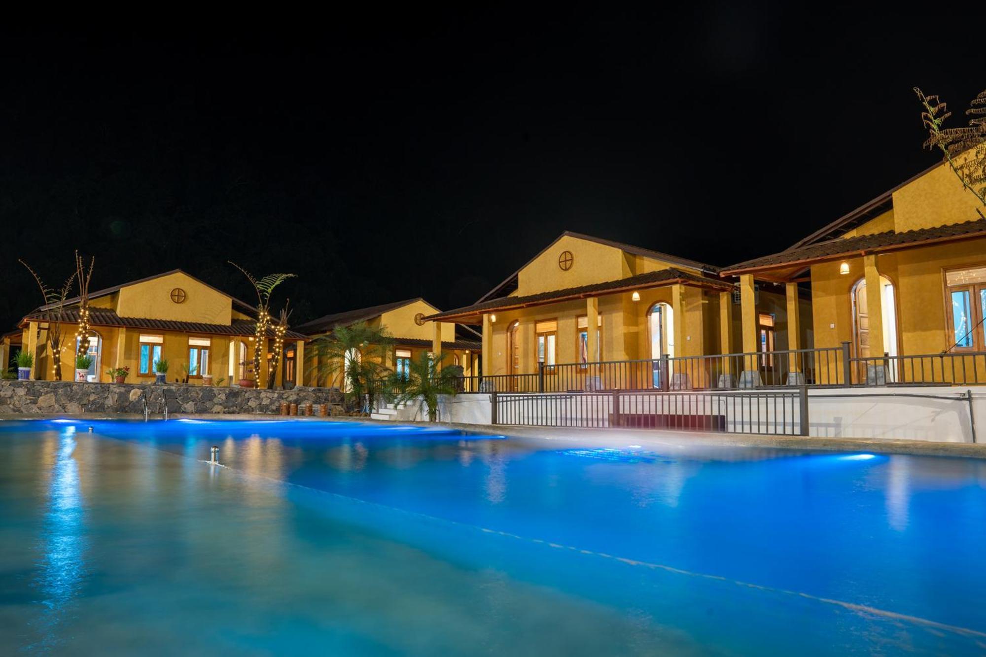 Sky Bay Lodge Ha Giang Esterno foto
