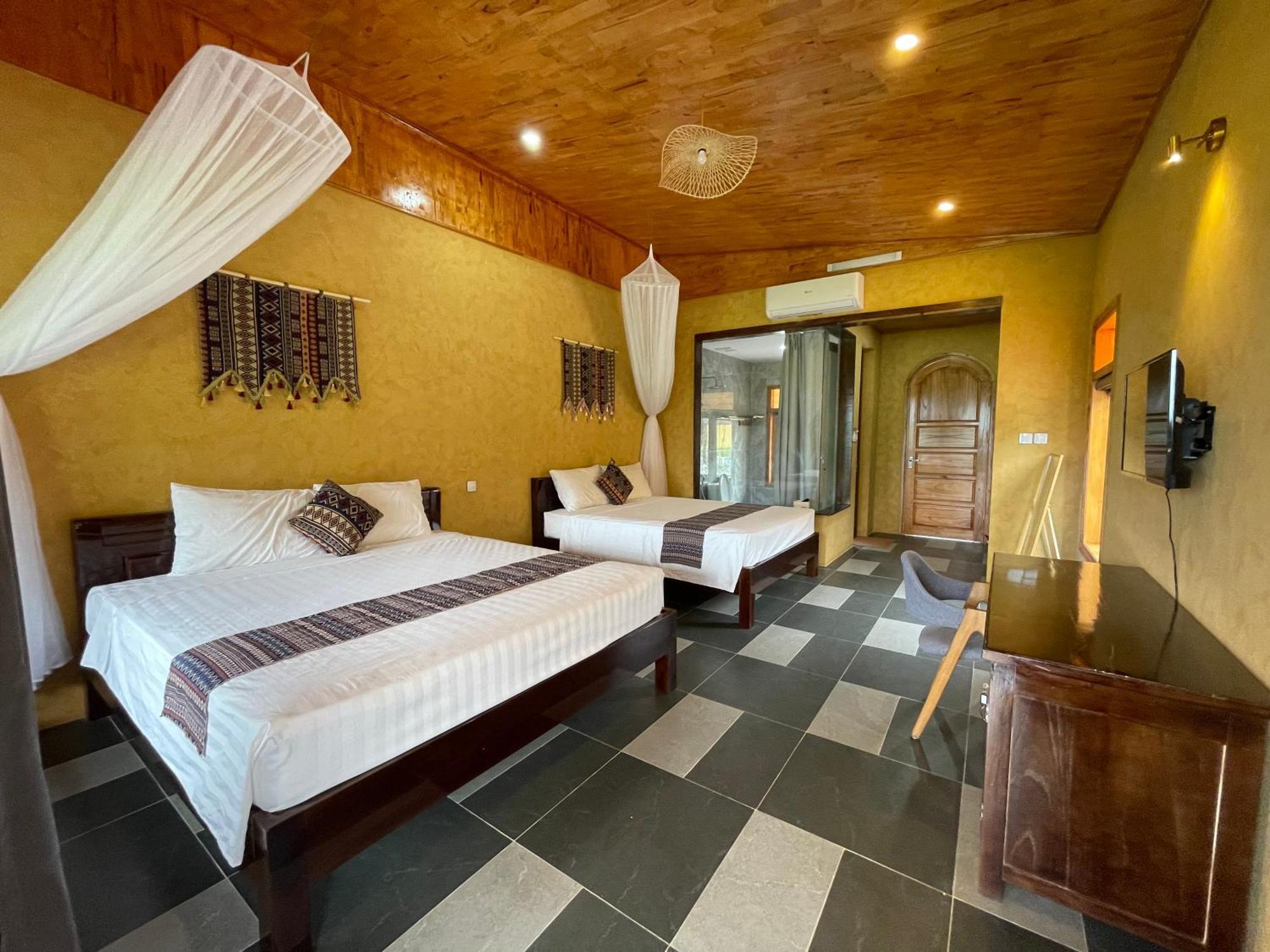Sky Bay Lodge Ha Giang Esterno foto