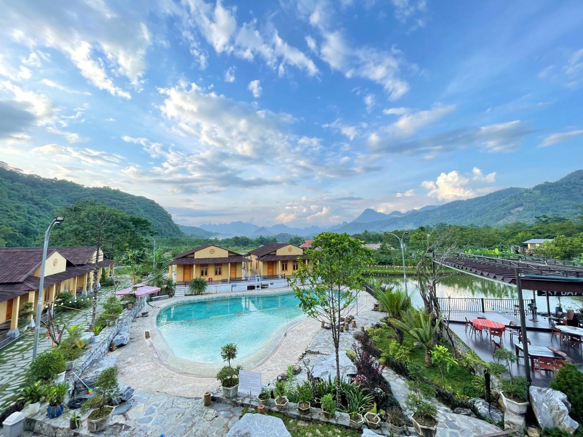 Sky Bay Lodge Ha Giang Esterno foto