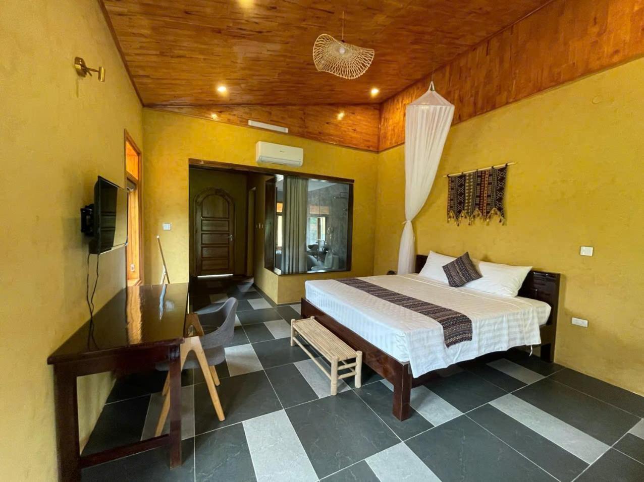Sky Bay Lodge Ha Giang Esterno foto