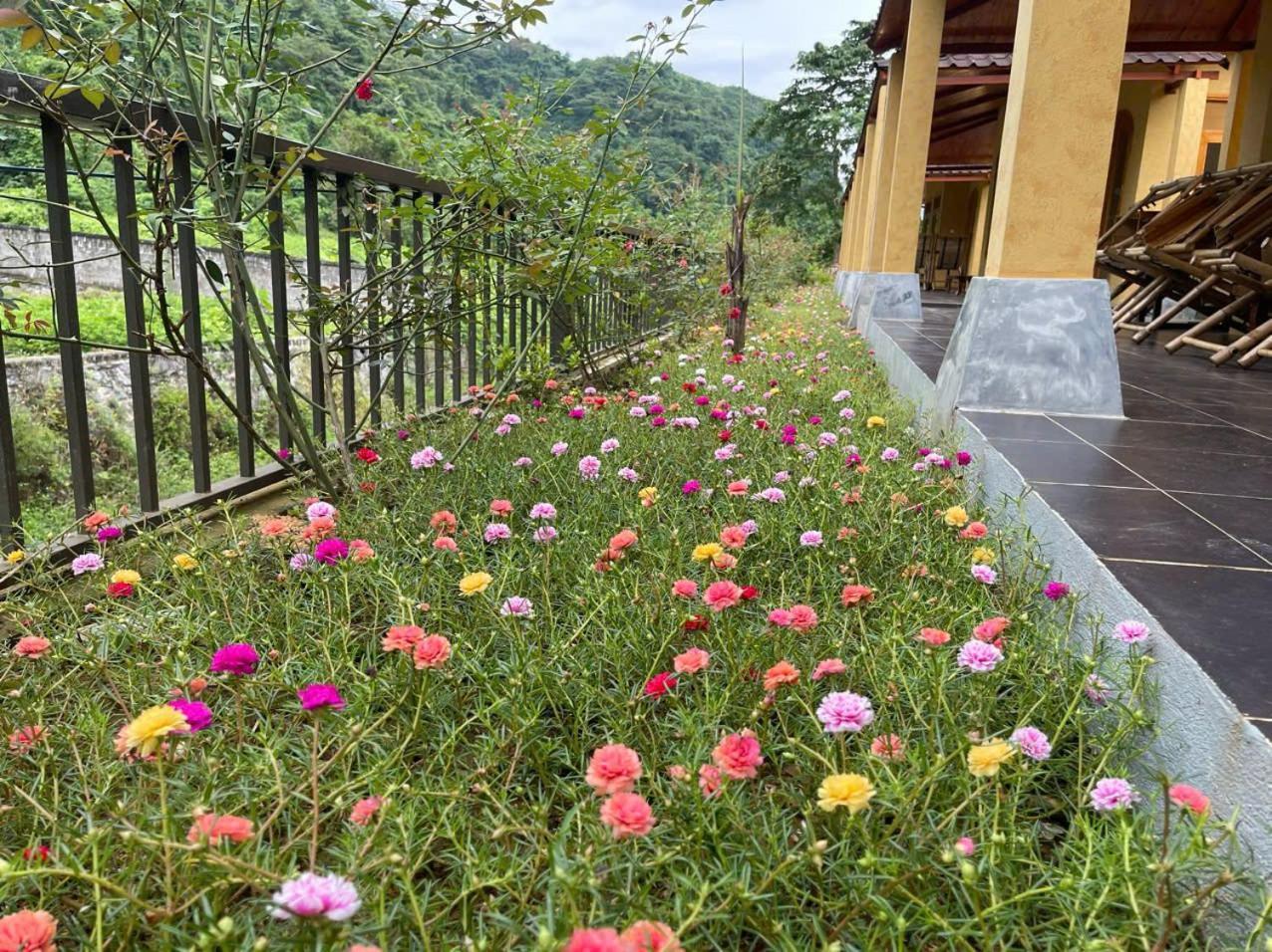 Sky Bay Lodge Ha Giang Esterno foto