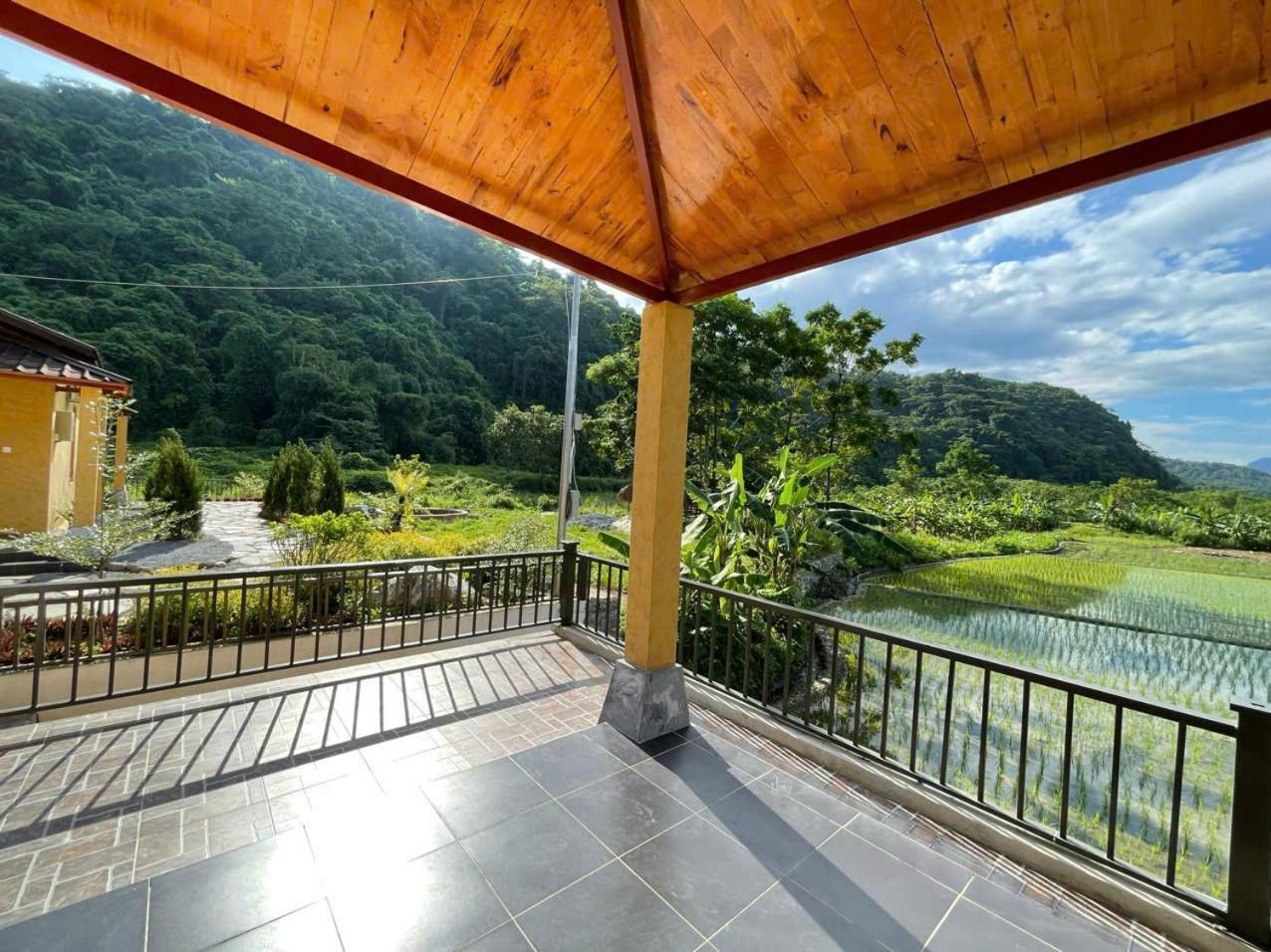 Sky Bay Lodge Ha Giang Esterno foto